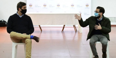 El ministro Simone junto al intendente de Luján